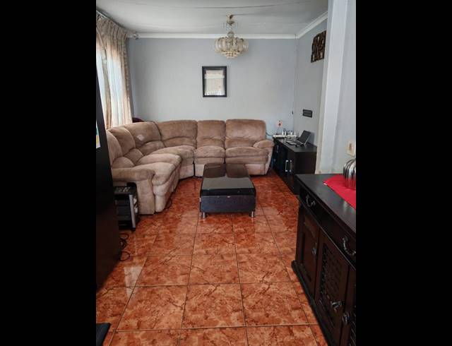 2 BEDROOM HOUSE FOR SALE IN LENASIA SOUTH EXT 4